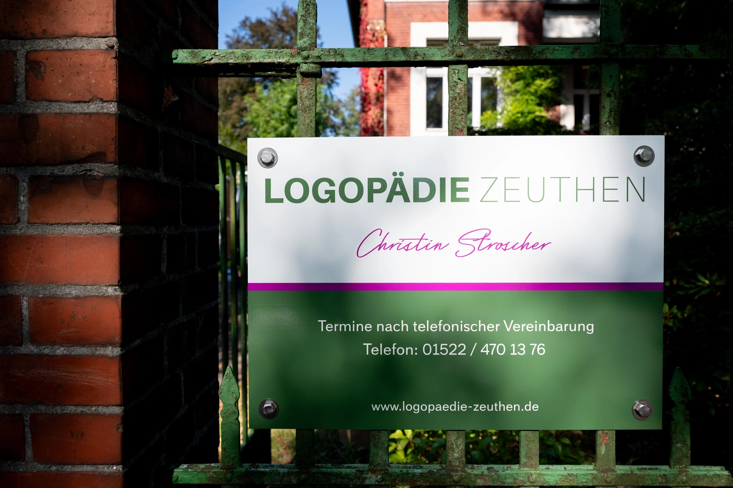 Logopädie Zeuthen - Schild des Zentrumsgebäudes